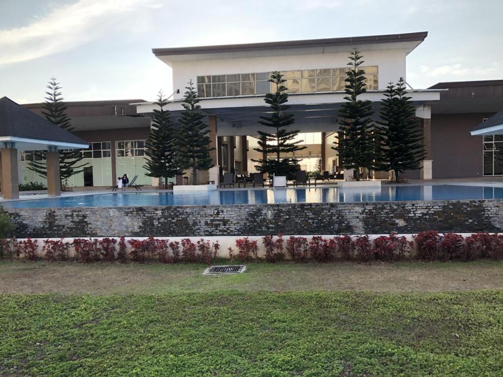 SMDC Taal Lake Staycation Tagaytay City Buitenkant foto